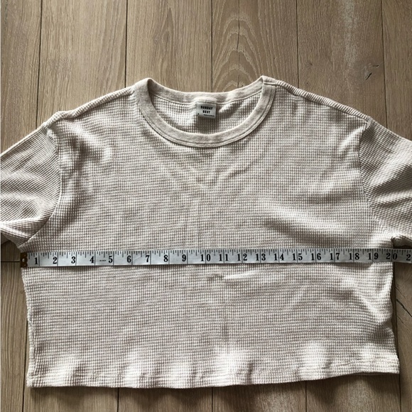Aritzia Sunday Best Waffle Cropped Long Sleeve Top in Cream Heather Size S - Picture 3 of 9